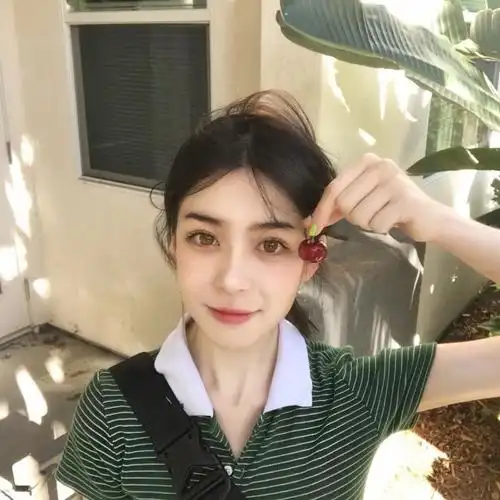 俄罗斯混血感的美女头像,女娲在吗,我被自己丑的睡不着