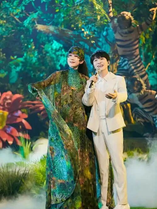 《和光同春》周深和杨丽萍老师啊!好美