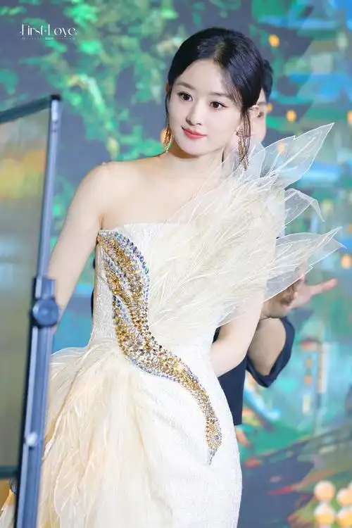 赵丽颖羽纱仙女裙##赵丽颖发布会路透