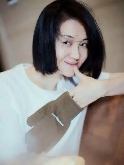 许晴"bobo头"造型太减龄,看着甜美又俏皮,让人猜不出真实年纪|bobo