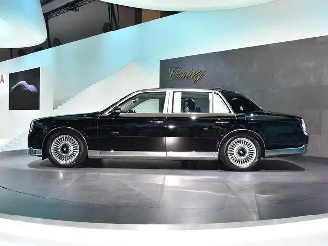 丰田世纪suv来了,配"金凤凰"车标,对标劳斯莱斯库里南?