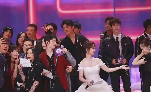 肖战和杨紫不会大炒cp从这些细节就可以看出来太避嫌了