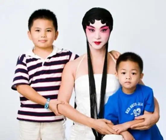 【图】台上金星秀爆红台下过得精致 金星的三个孩子图片曝光