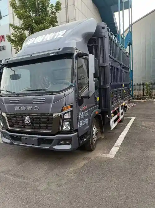 中国重汽豪沃4米2高栏北京销售电话及价格