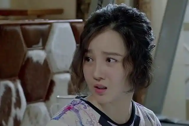 小别离中的蒂娜是谁演