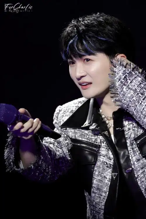 周深超话- 20231001 in 常州#周深太湖湾音乐节#- 听到了31岁的周深说