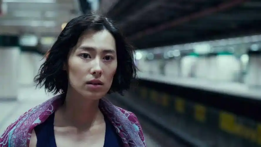 李嘉诚21年来首次失去首富头衔,李泽楷却打入前20,身家314亿_梁洛施