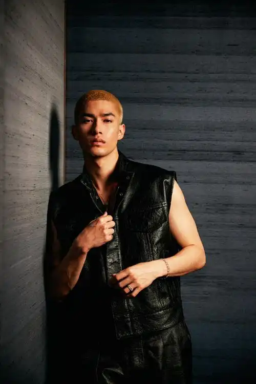 微博之夜阵容官宣##米卡 微博之夜#原创歌手米卡,时尚宠儿@米卡mkka