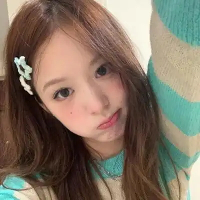 素颜比较真实的头像女高清照片