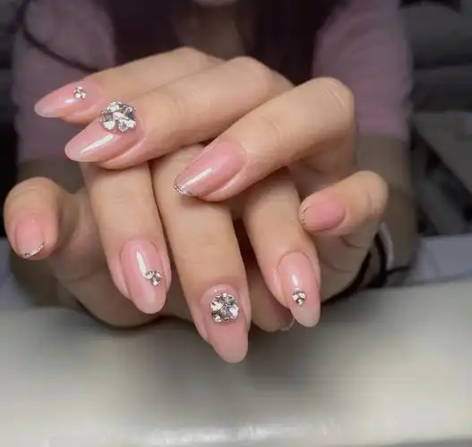 一双手的美甲进化一整个嫩住了