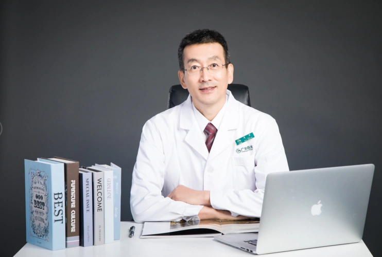 医生简介 | 广安门医院皮肤科主任医师—华华