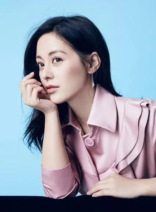 《山歌》主演王力可最新写真曝光"氧气女神"元气感十足