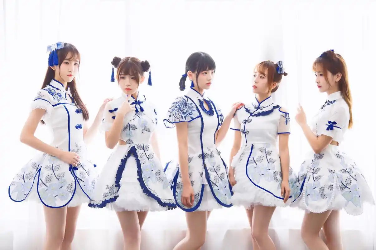 sing女团成员:陈丽,赖美云,林津伊,蔡莎,蒋申sing女团七夕新单《柒月