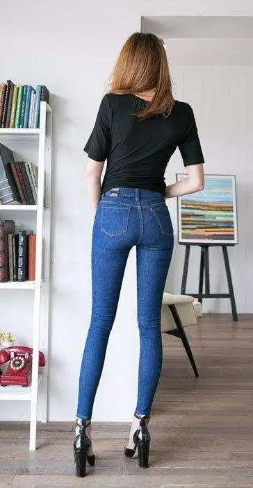 时尚个性紧身裤,凹凸有致好身材,都市女性气息