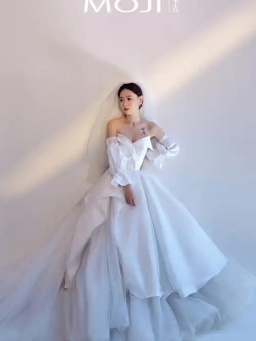 一个人的婚纱照