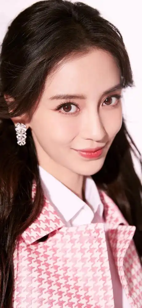 angelababy粉色千鸟格好可爱