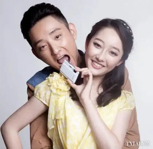 海陆李佳航结婚照于小彤与女友海陆承认恋情