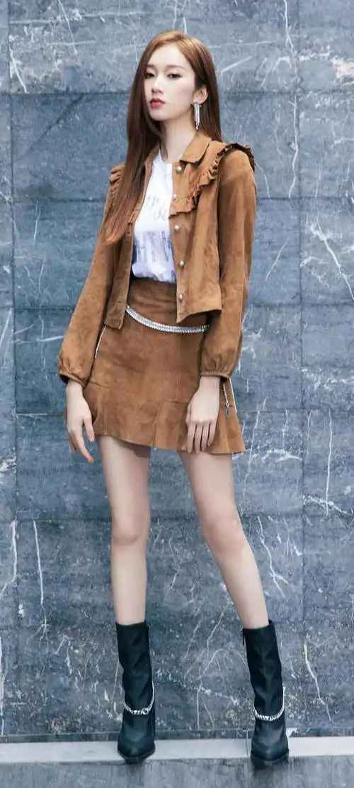 壁纸不是超模但却有超模的身材刘令姿