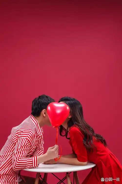 在每个人的爱情故事里,总有那么几个瞬间,疯狂得让人咋舌,却又真实