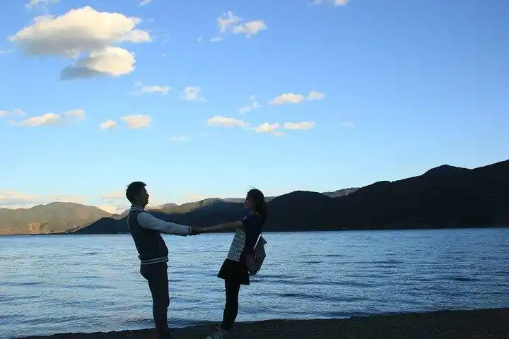 的时候,超市老板推荐的饭店,很多旅游的人都会在这里吃饭,吃饭的同时