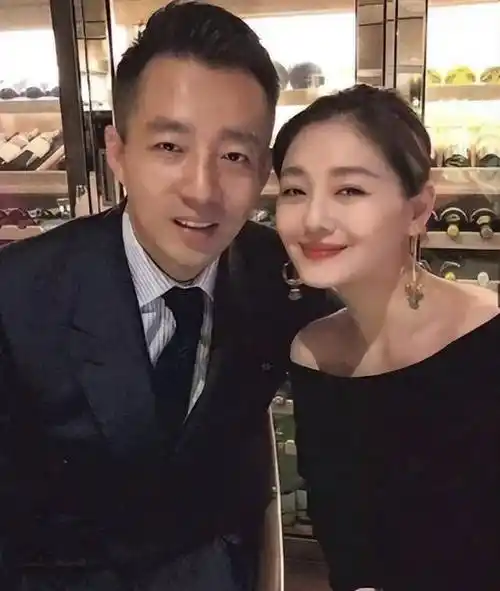 涉外泄大s个人资料,曾2度出庭为自己辩白_社会_婚姻_隐私权