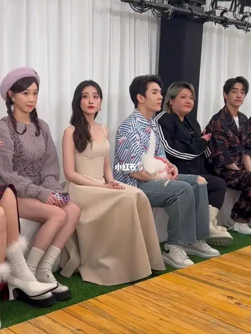 坐下来才发现对面是李佳琦祝绪丹李子璇郑云龙never和妹妹#mithworld