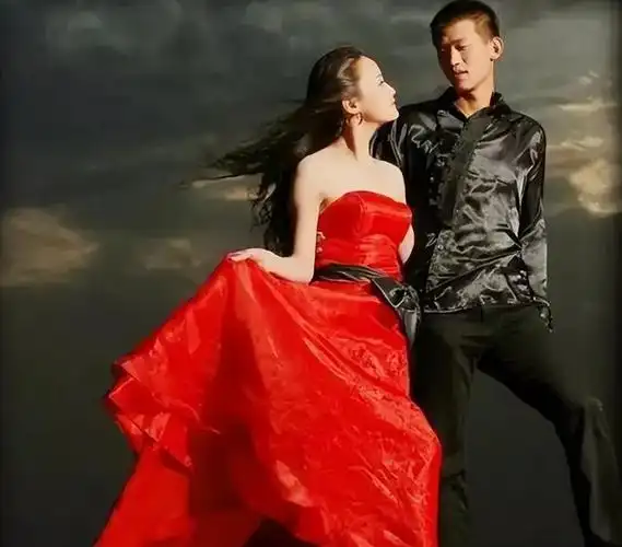 云朵如何成为刀郎徒弟(歌手云朵18岁成刀郎徒弟)