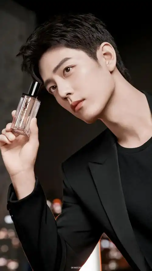 肖战cr:见水印 - 堆糖,美图壁纸兴趣社区