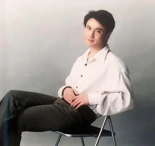 沈腾年轻时是男神,他的老婆更是美到让人心动,曾演过铁道游击队