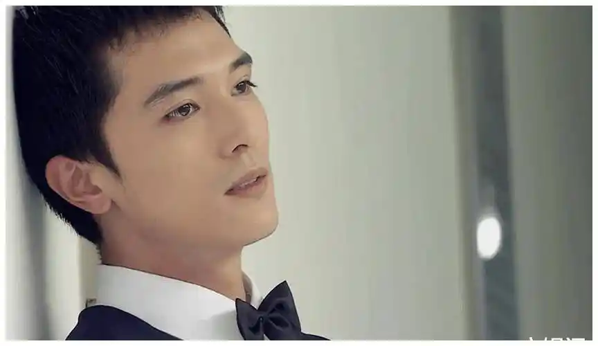 首播三集便冲上飙升榜第一,邱泽又火了,12段情史被扒_陈乔恩_唐嫣