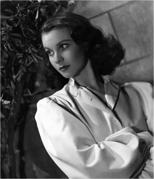 在1972年,年仅19岁的玛利亚·施耐德在拍摄《巴黎最后的探戈》期间