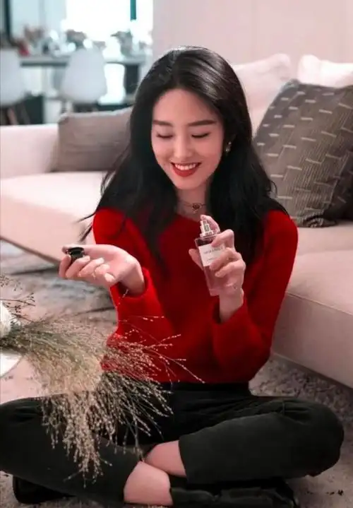 清纯女星杨采钰