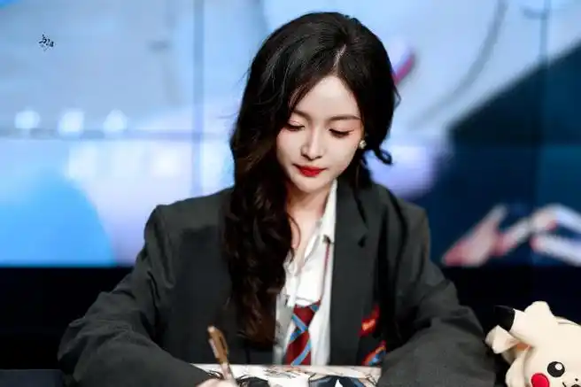 吴宣仪学院风女高