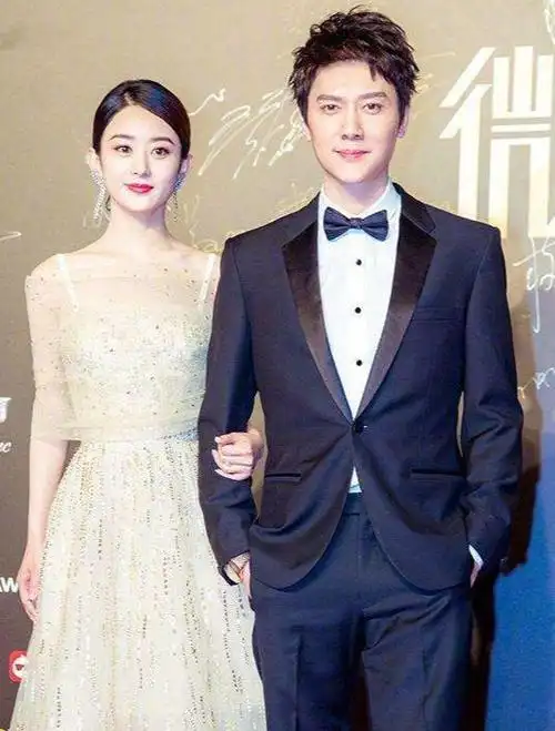 冯绍峰公开表白,亲密照片曝光引热议,网友:恭喜找到最值得爱的