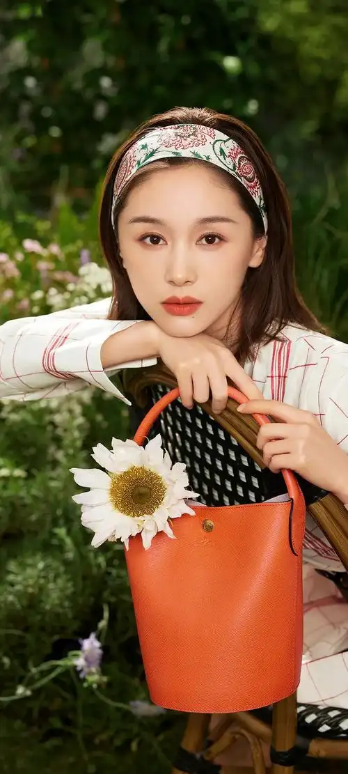 王子文专辑全面屏手机壁纸