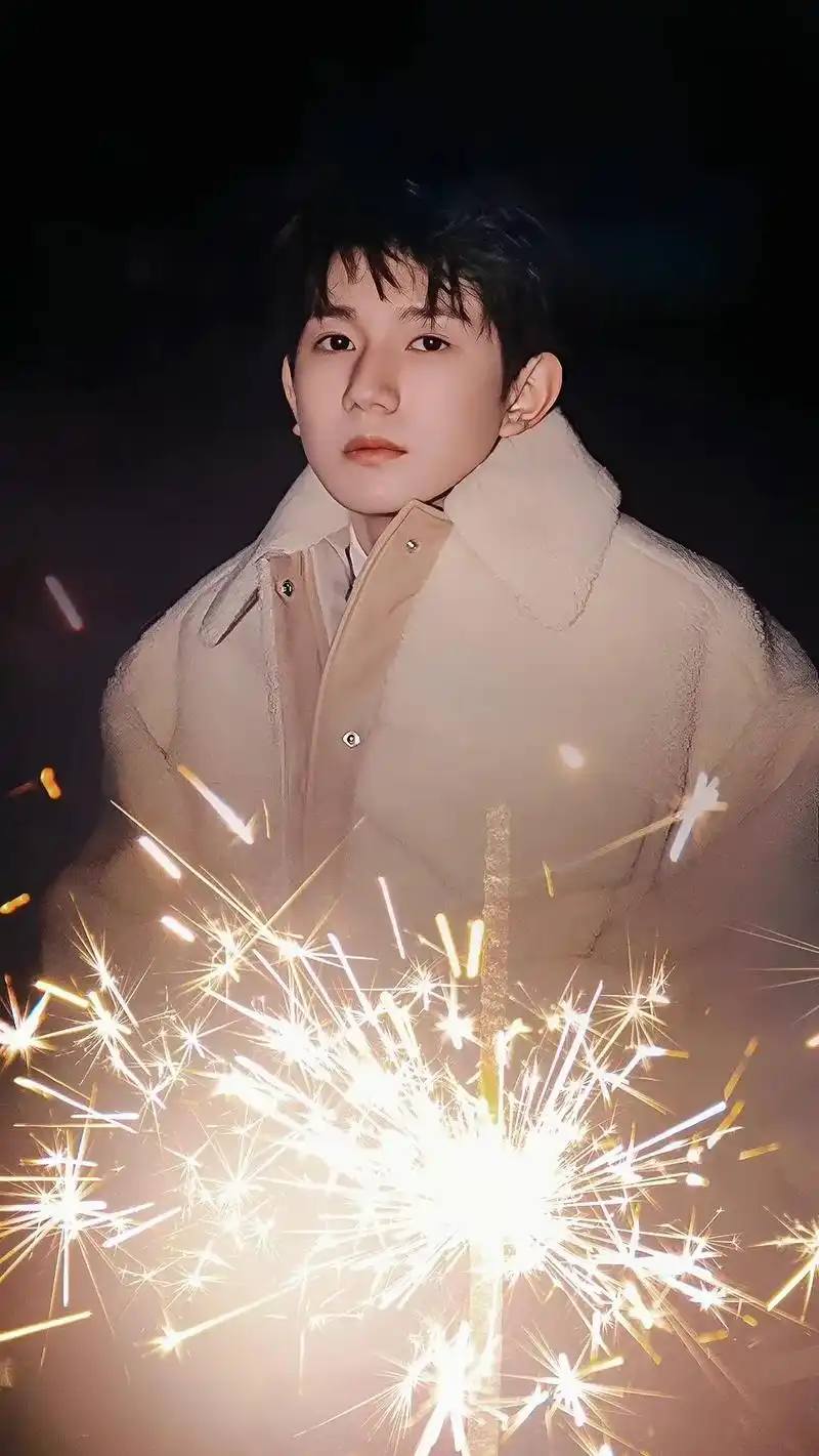 可以当壁纸.#王源 #帅就完事了  这么霸气的音乐,怎么能少 - 抖音