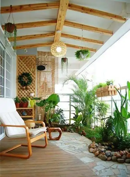 别看阳台小,只要装修好,分分钟还你一个浪漫小花园