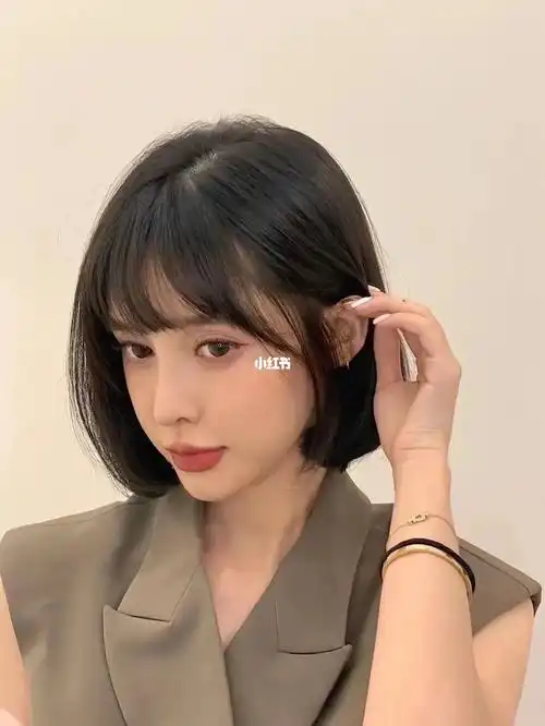 超a短发 头顶蓬松气垫烫_短发_气垫烫_华宇城攻略_洗浴_时尚_发型