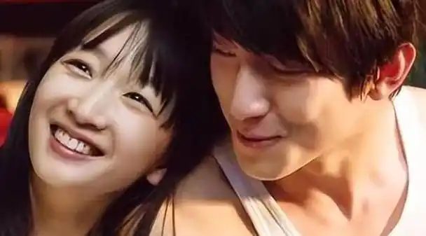 影后周冬雨:表面单纯小白兔,私生活混乱,不拉窗帘"玩游戏"