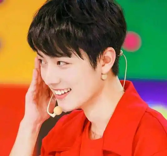 小飞侠在肖战心里写道,即使世界很远,你仍然是我爱的人_家人_生活