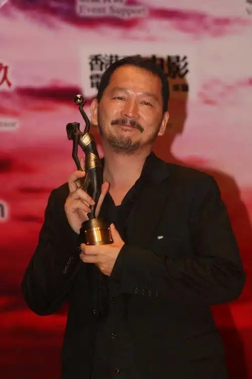 又一香港老戏骨患癌66岁廖启智被证实患胃癌目前正接受治疗