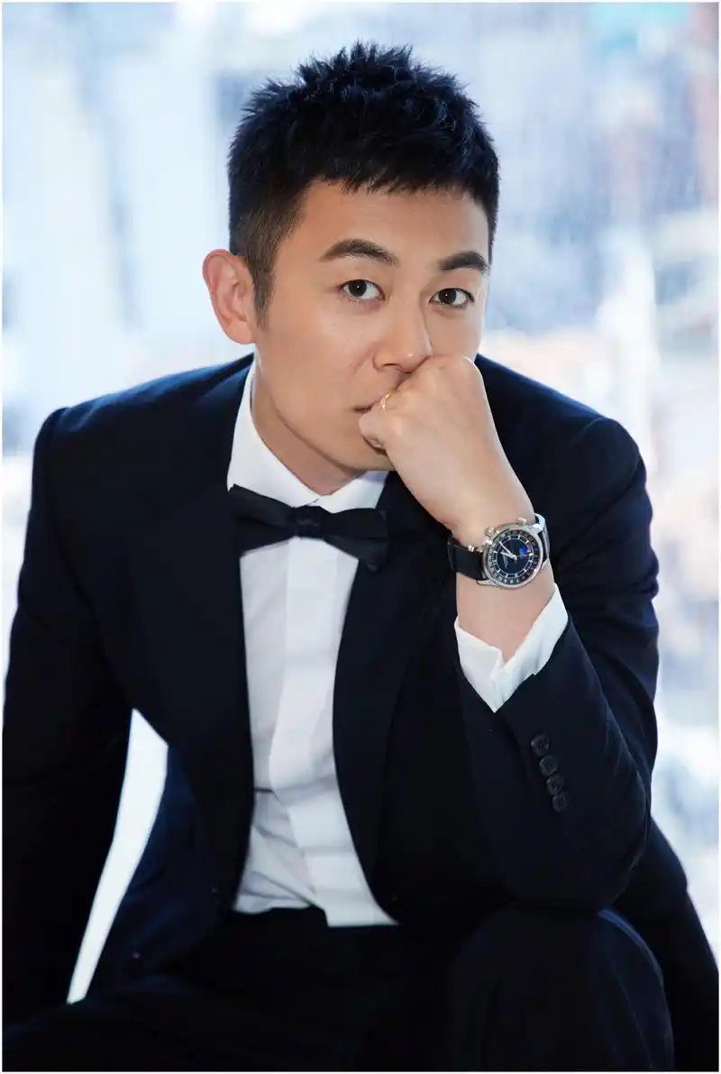 极具魅惑的声音,十足暖男的朱亚文,如何靠声音征服观众?