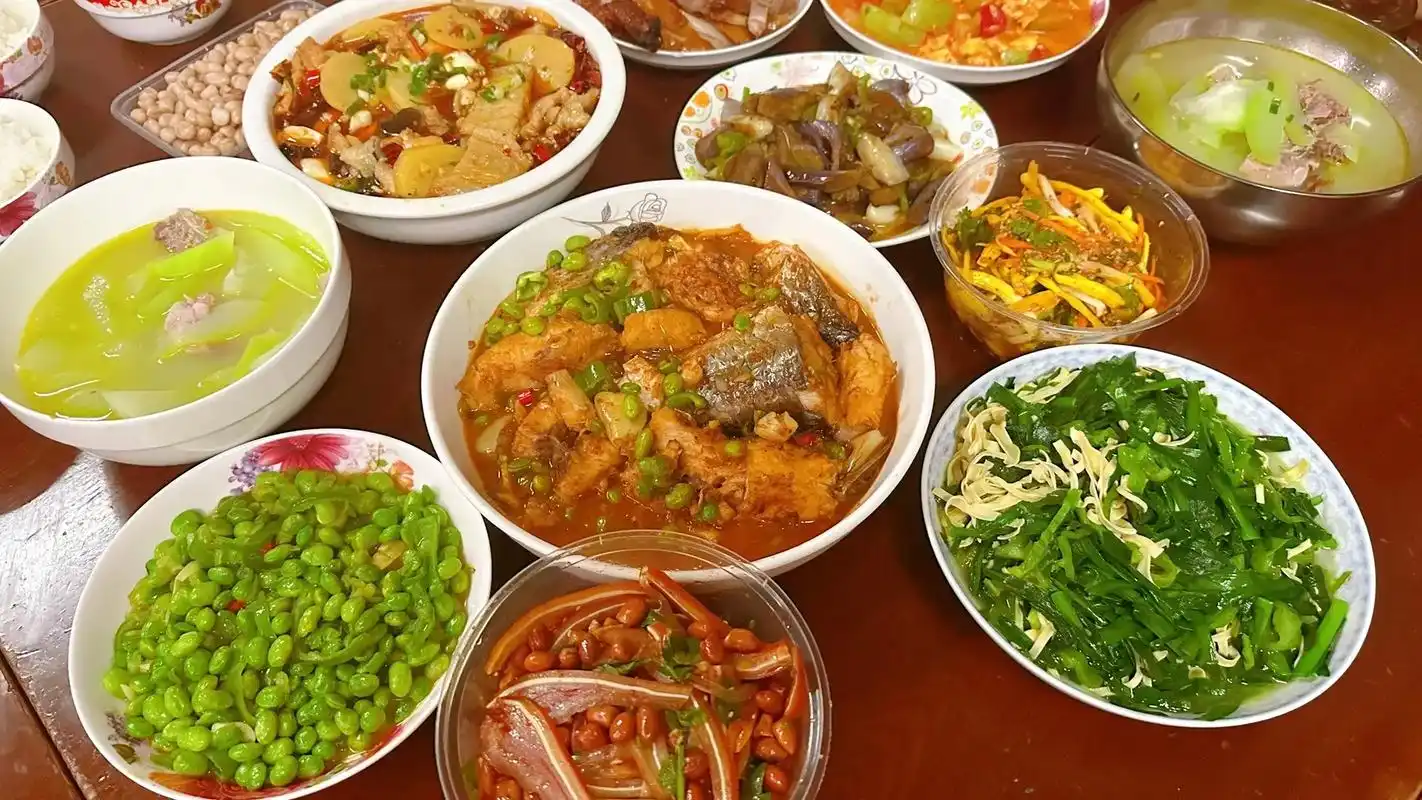 一个多小时烧好一桌菜.0809到哪我都喜欢烧菜.走个亲戚,也 - 抖音