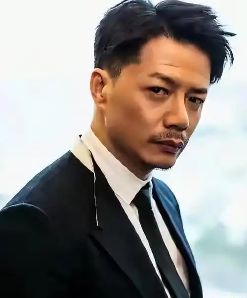 段奕宏:与中村幸子相恋21年,这段感情0绯闻,被称为"戏妖"