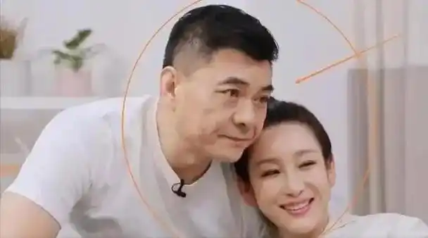 王新军与秦海璐巨婴症儿子现已9岁看到长相后网友大为吃惊