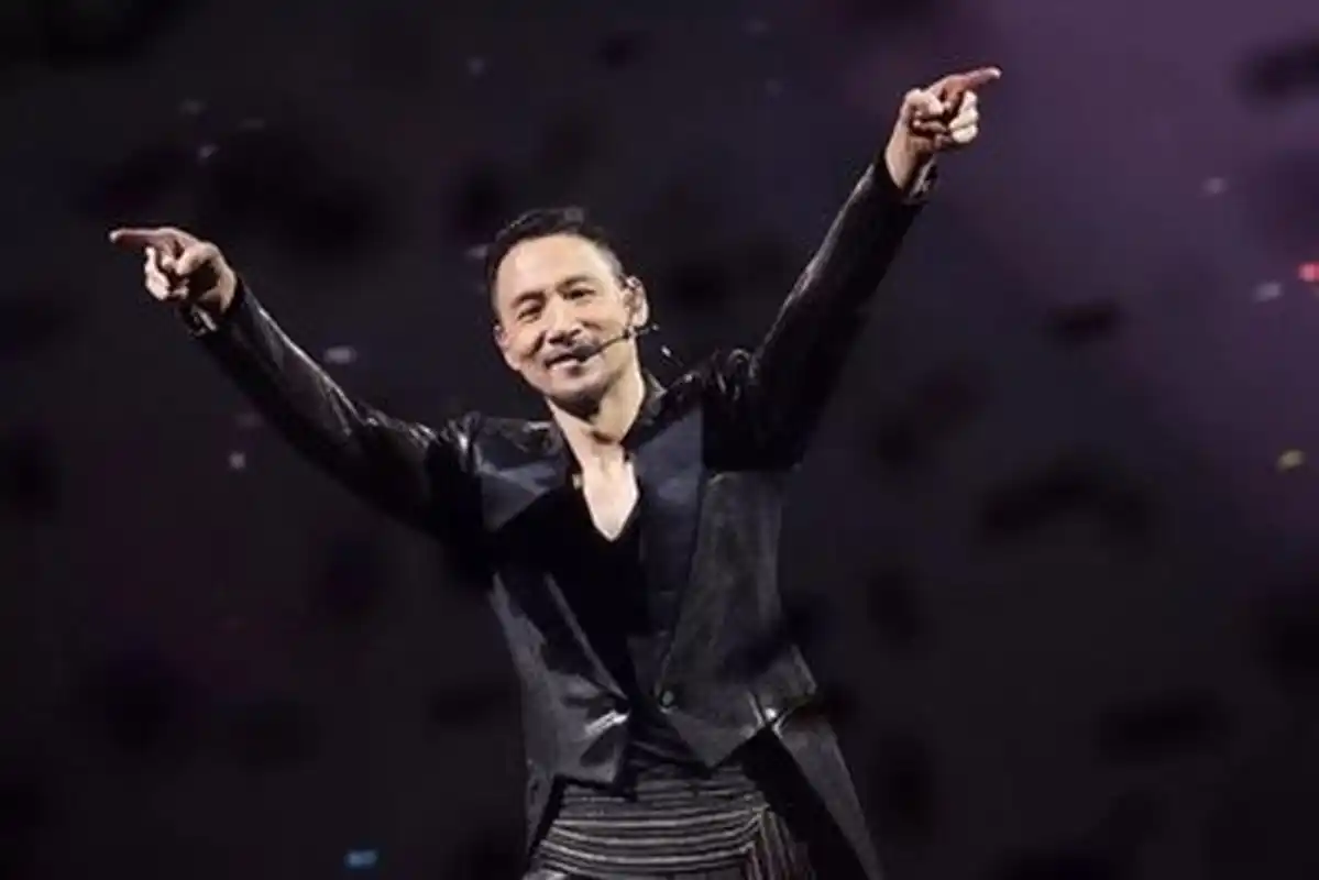 62岁的张学友今年6月开始"张学友60 巡回演唱会",近日巡演马来西亚站