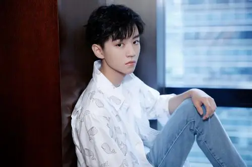 王俊凯逆应援粉丝新歌生长见证彼此成长