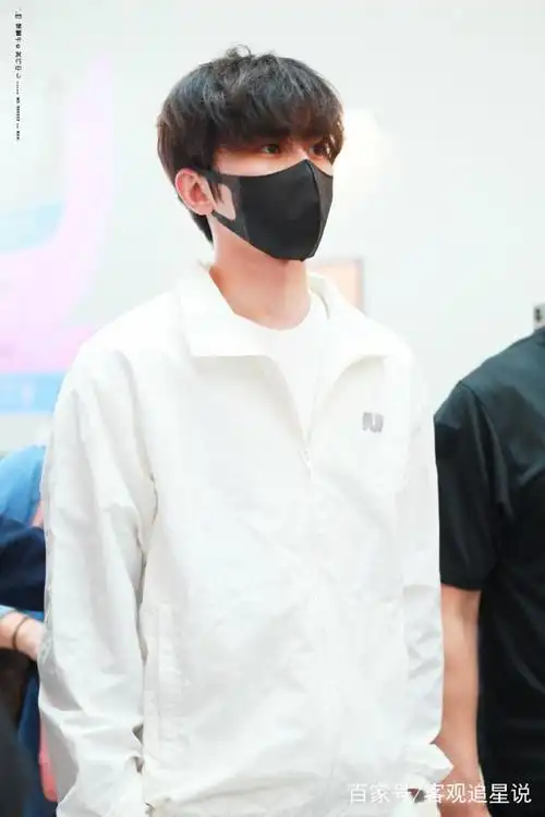 蔡徐坤短发造型出现,20岁模样,嫩爆了!他一直没变!