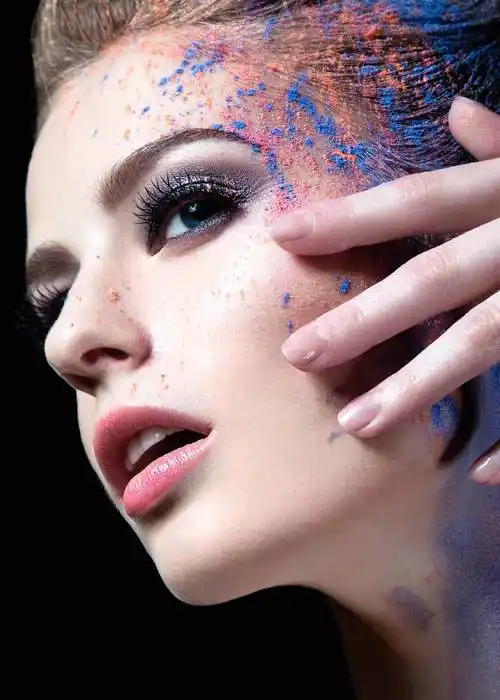 对于化妆新手来说,如何才能够化出更加精致的妆容呢?