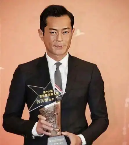 卓伟朋友圈曝光,怒斥古天乐"冒名顶替"行为,捐赠学校另有他人